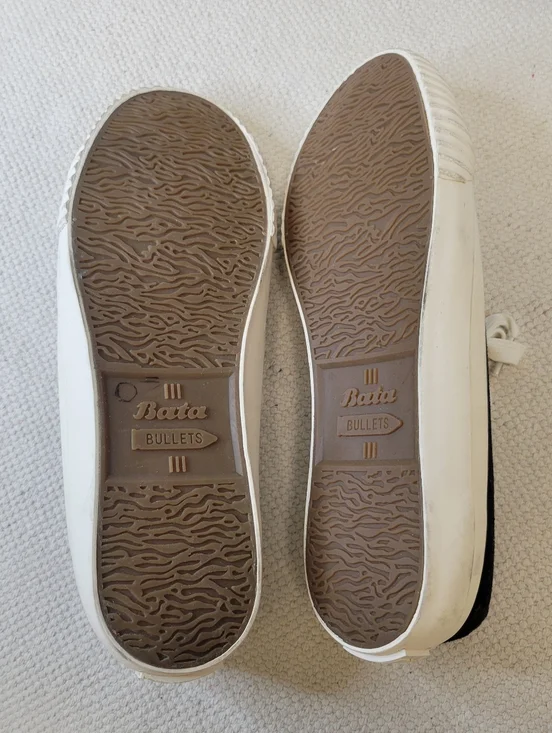 Bata Bullets Low Top Shoes Black with White Accents Men's Size 6 - Picture 7 of 8